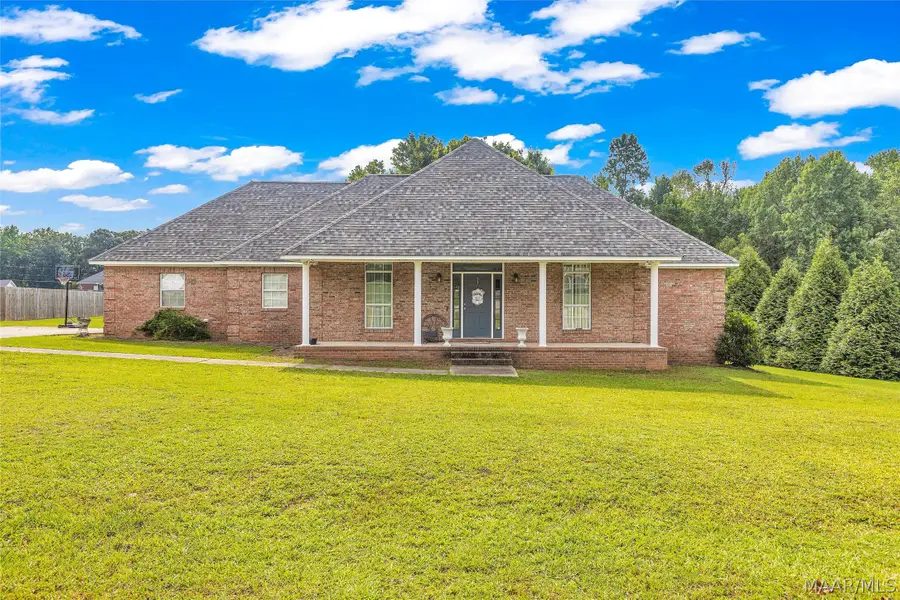 132 White Oak Lane, Tallassee, AL 36078 - #2