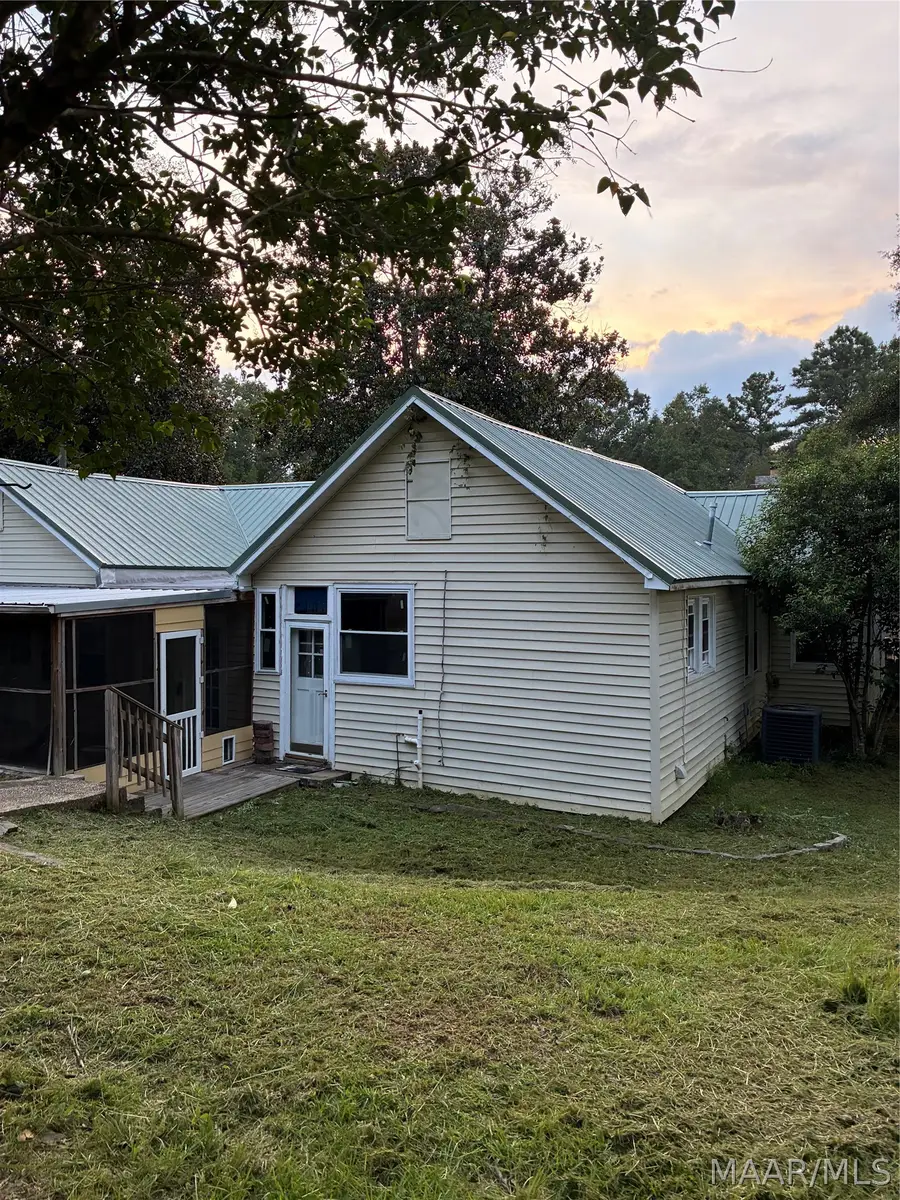 806 Company Street, Wetumpka, AL 36092 - #3