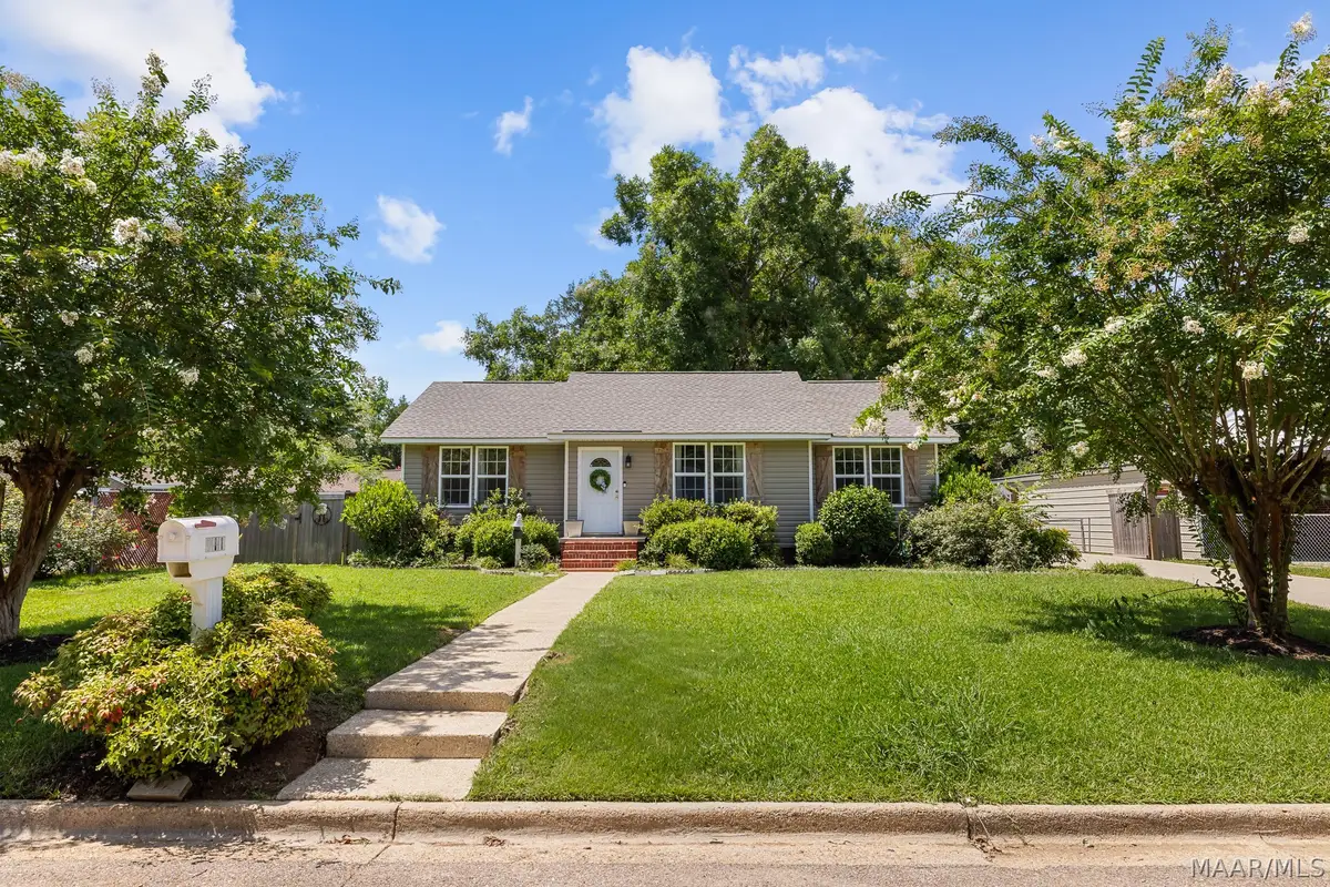 911 W Tallassee Street, Wetumpka, AL 36092 - #1
