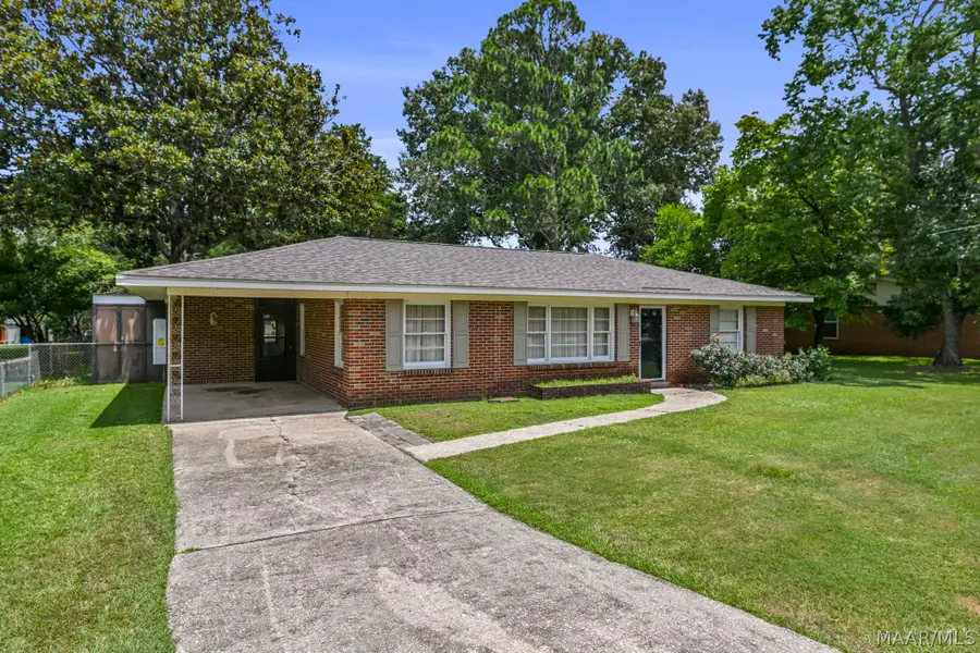 202 W Charles Avenue W, Wetumpka, AL 36092 - #3