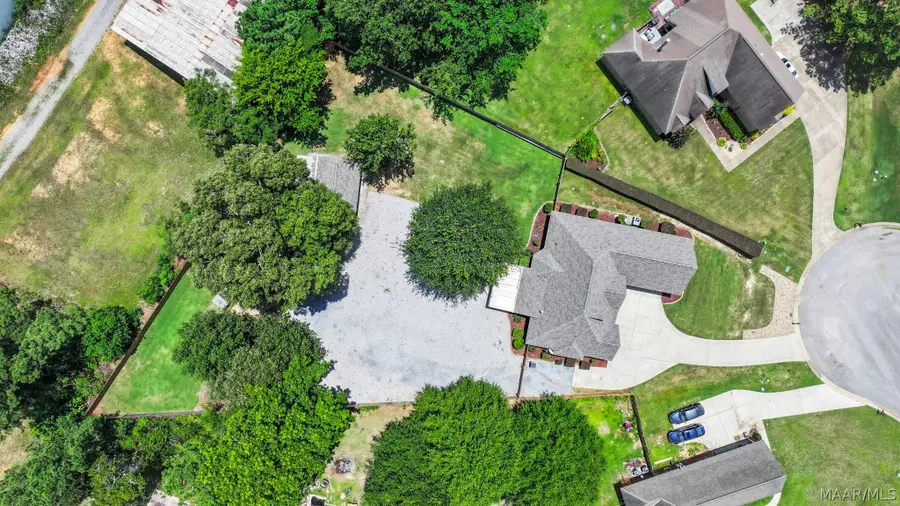 105 Pine Borough Point, Deatsville, AL 36022 - #2
