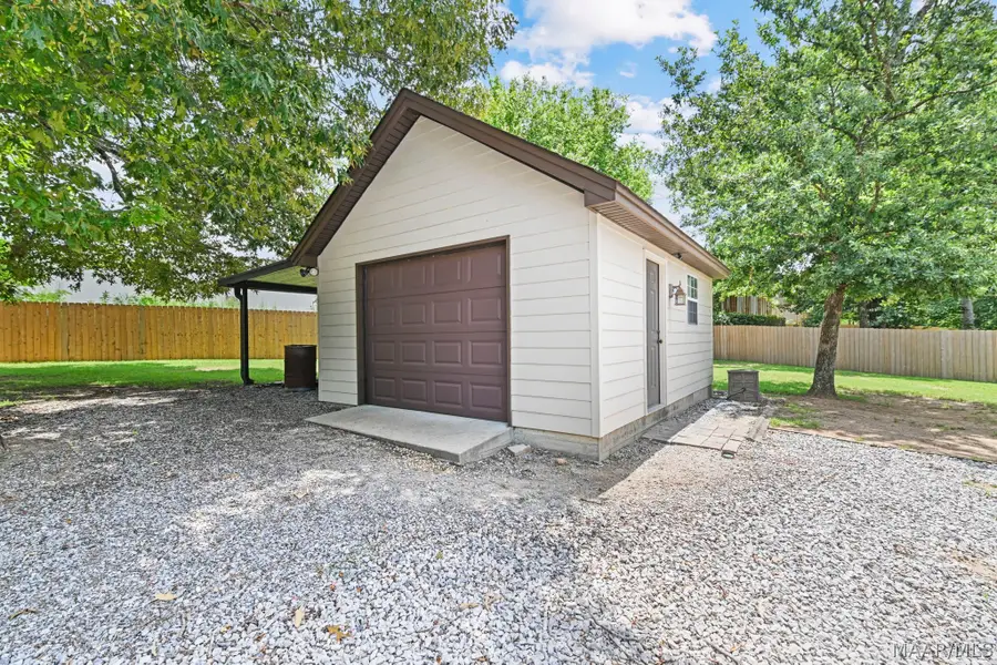 105 Pine Borough Point, Deatsville, AL 36022 - #3