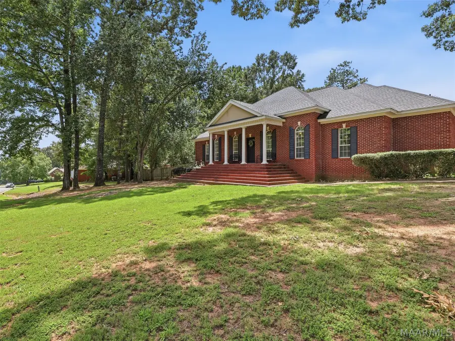 210 Hickory Place, Wetumpka, AL 36093 - #2