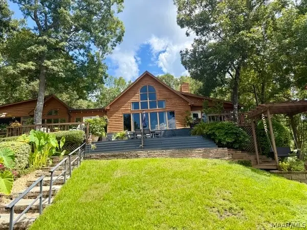 140 Mallard Cove Lane, Titus, AL 36080