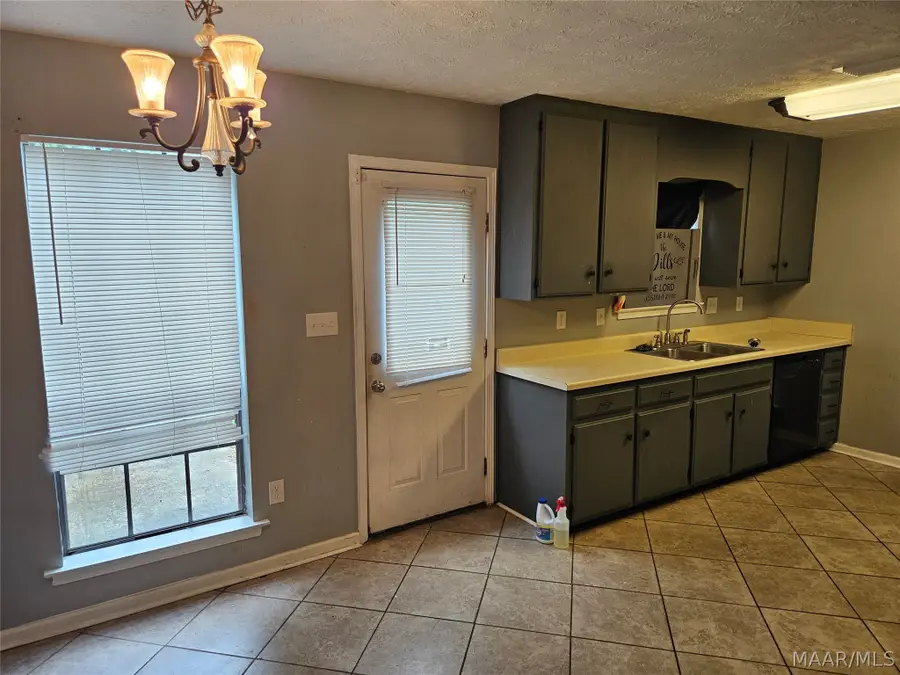 759 N Burbank Drive, Montgomery, AL 36117 - #2