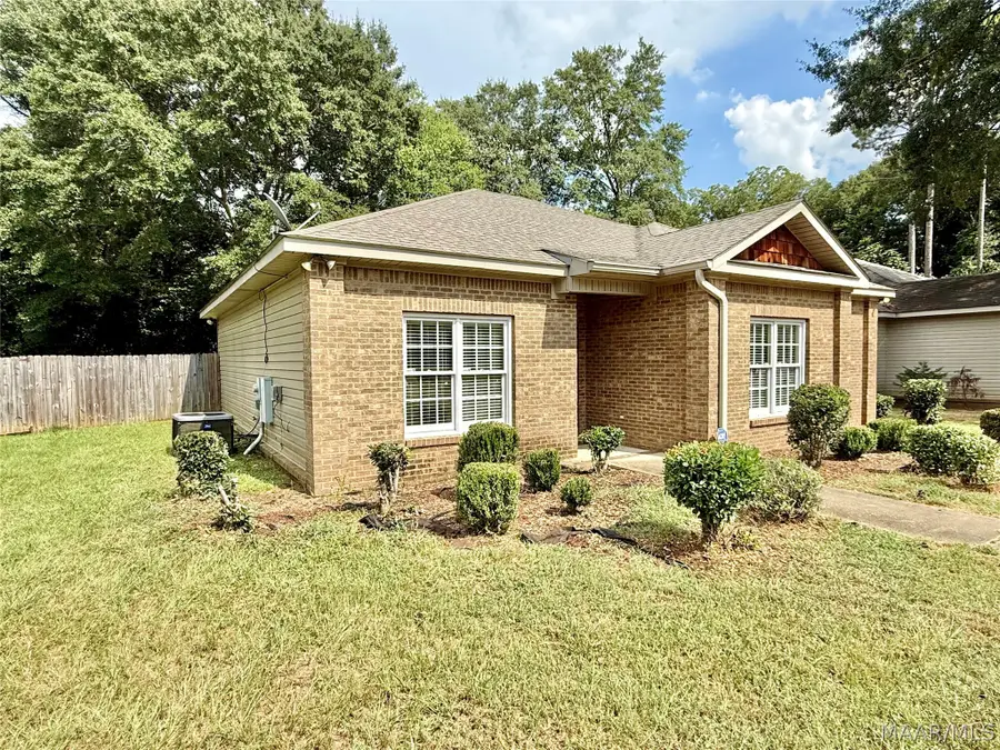 184 Oak Street, Selma, AL 36701 - #3