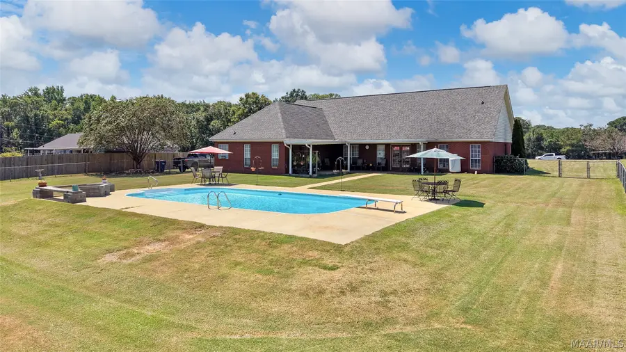160 Beachwood Road, Wetumpka, AL 36092 - #3