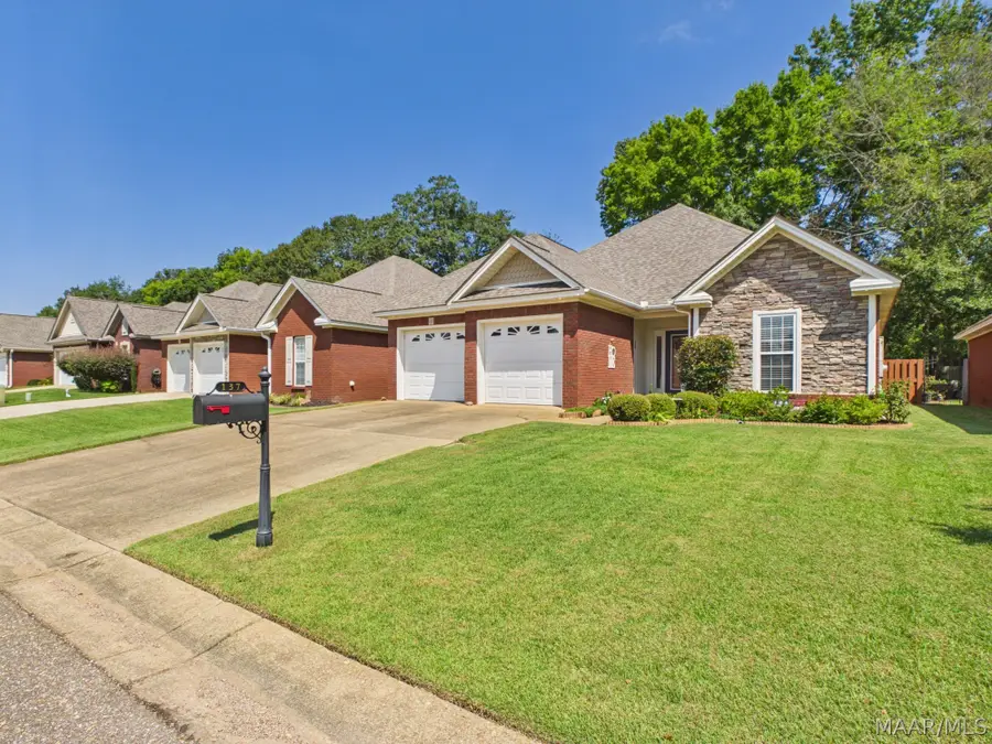 137 Brittany Drive N, Elmore, AL 36025 - #2