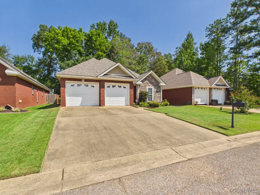 137 Brittany Drive N, Elmore, AL 36025 - #3