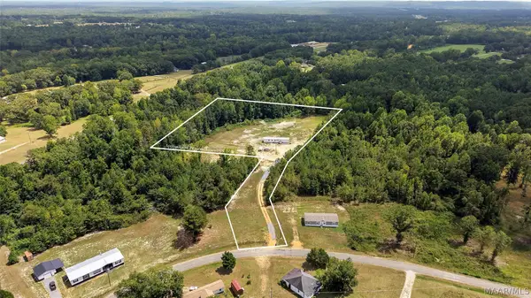 530 Shadow Wood Lane, Wetumpka, AL 36092