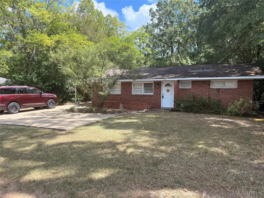 717 Perry Hill Road, Montgomery, AL 36109 - #3