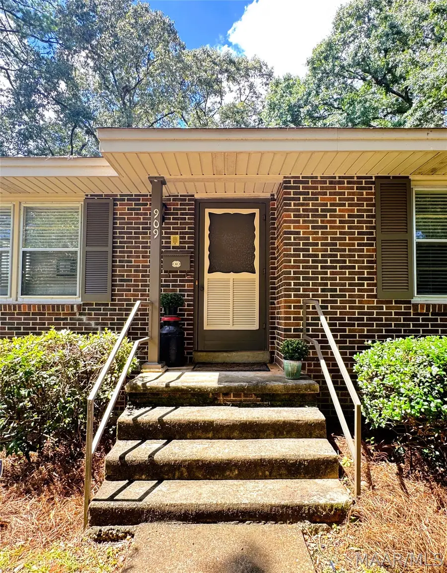 909 Green Forest Drive, Montgomery, AL 36109 - #3
