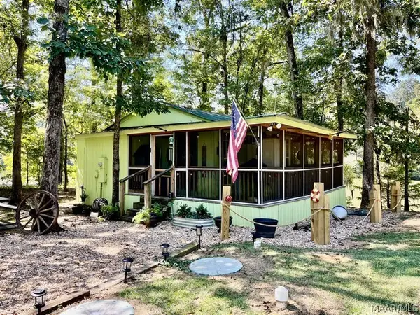 1651 Tawassee Pointe Drive, Lowndesboro, AL 36752