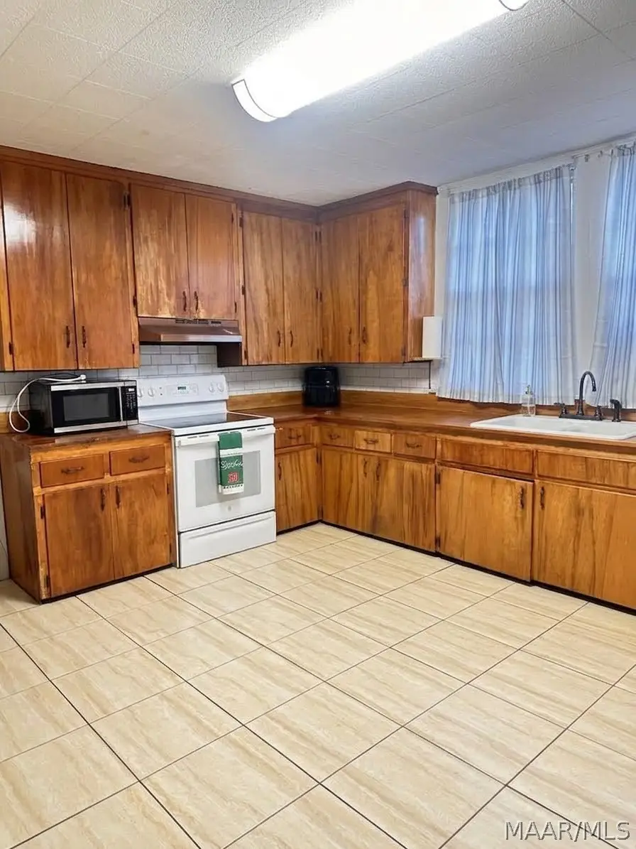 302 Central Boulevard, Tallassee, AL 36078 - #2
