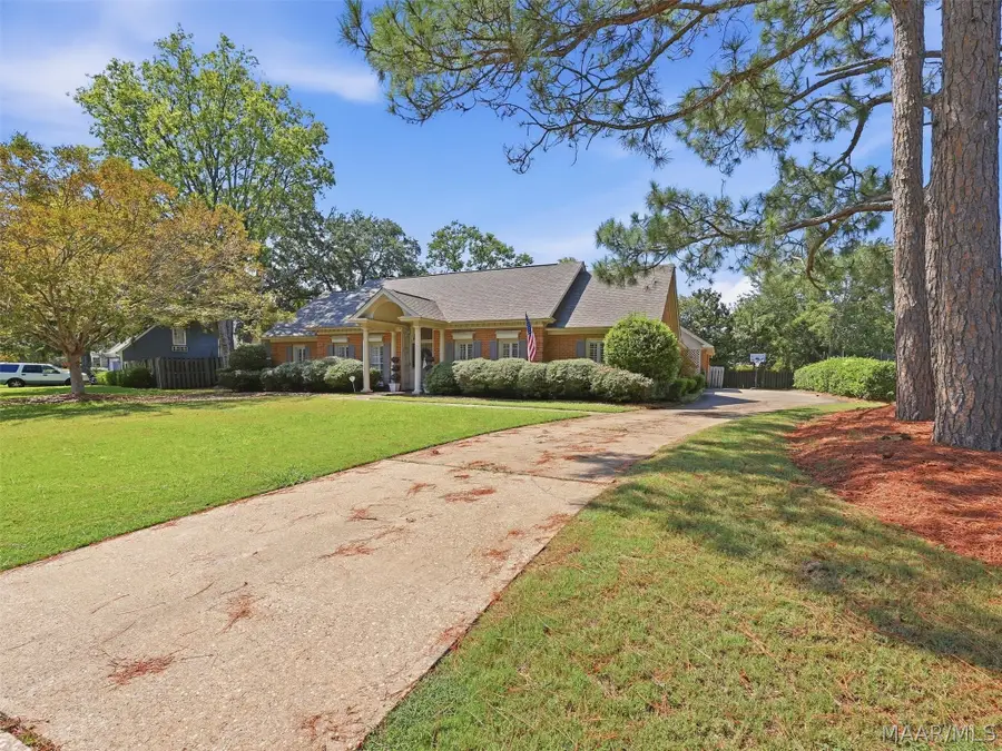 3207 Lancaster Lane, Montgomery, AL 36106 - #3