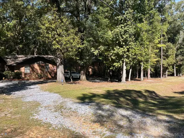 2240 Trotters Trail, Wetumpka, AL 36093