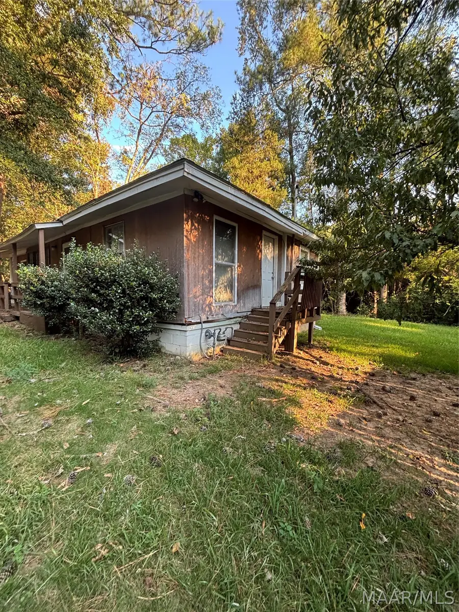 506 Green Street, Wetumpka, AL 36092 - #3