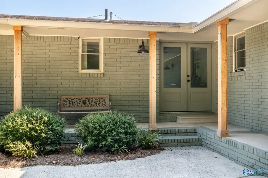 3805 Meadowwood Circle, Guntersville, AL 35976 - Image #2