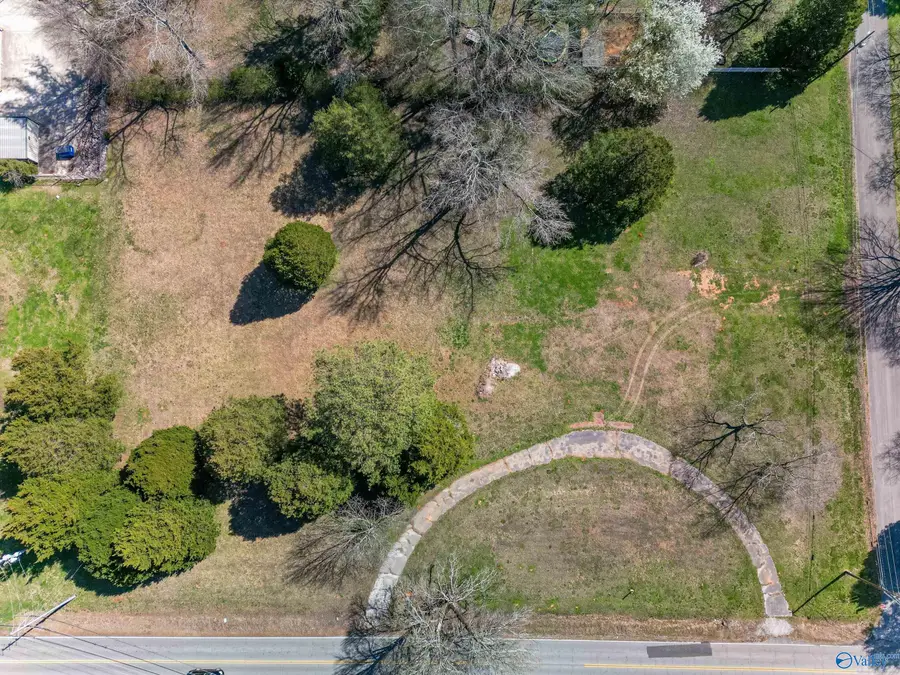 989 Jeff Road Nw, Huntsville, AL 35806 - Image #2