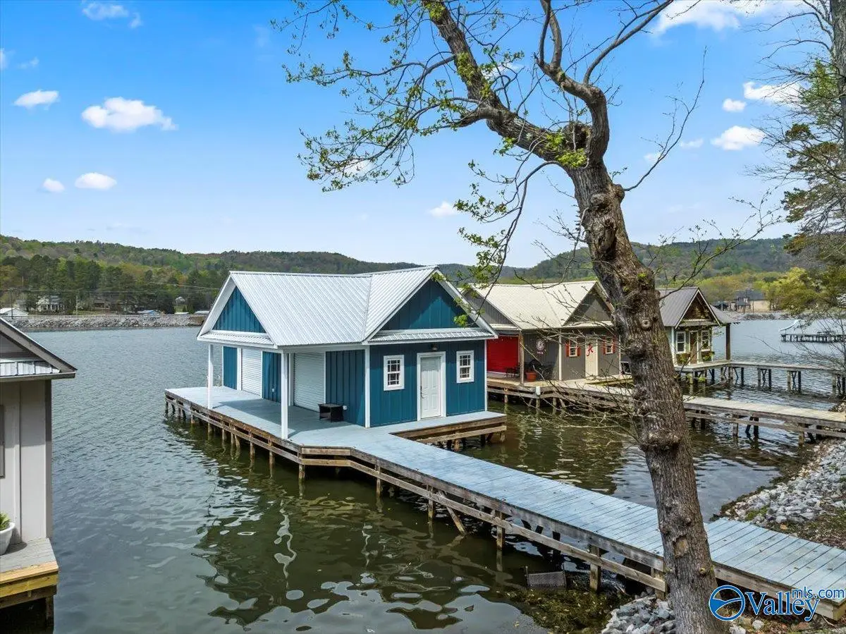 192 Pine Island Circle, Scottsboro, AL 35769 - Image #1