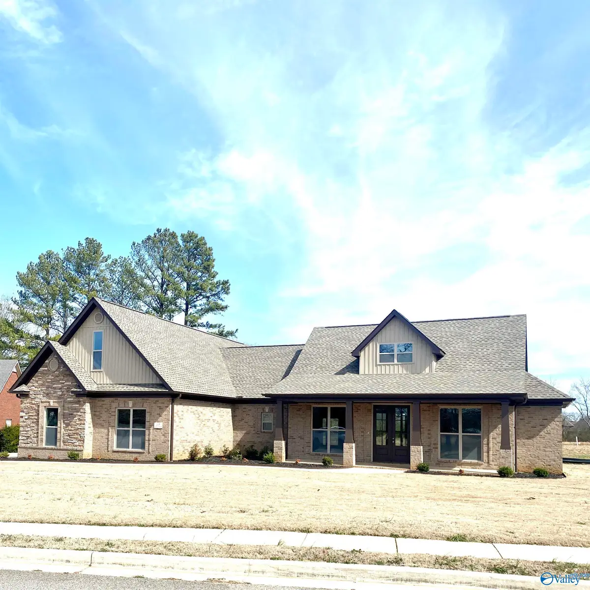 2106 Covington Lane Sw, Decatur, AL 35603 - Image #1