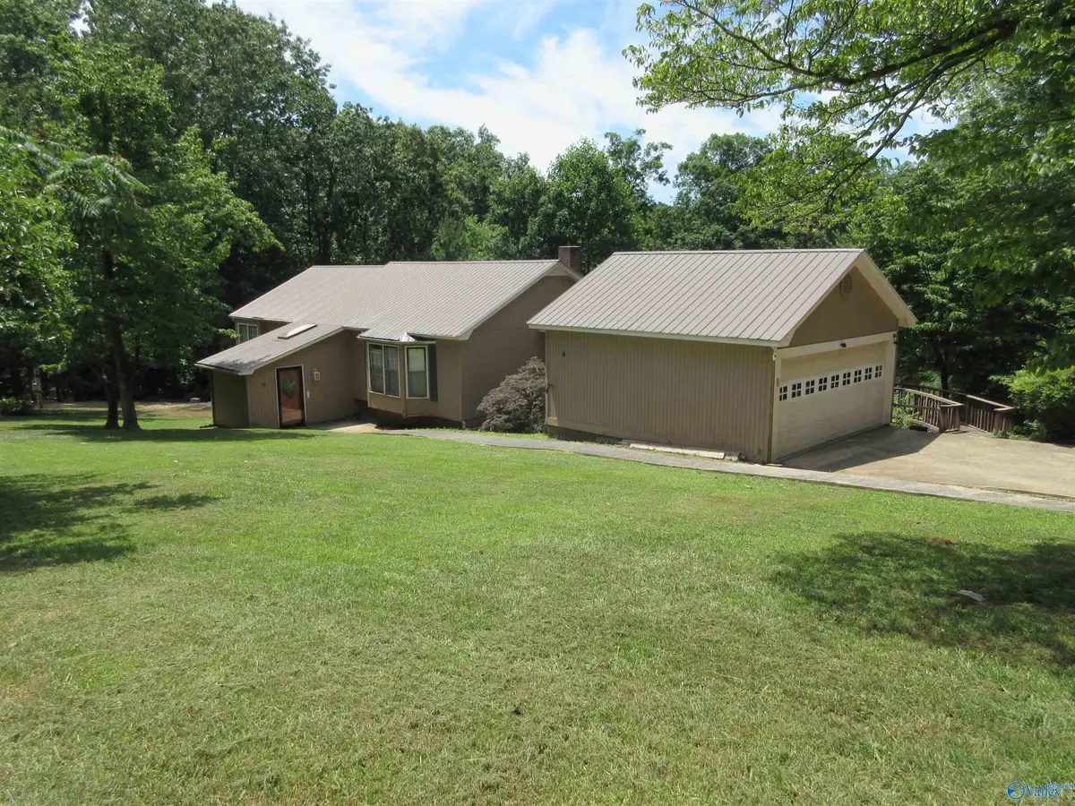 109 Colonial Drive, Scottsboro, AL 35768 - Image #1