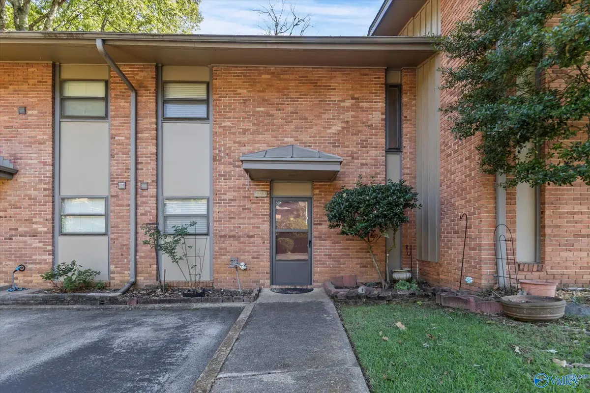 2223 Colony Drive Sw, Huntsville, AL 35802 - Image #1