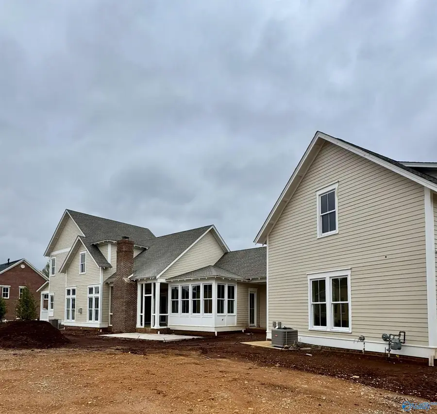 18 Eddy Street Nw, Huntsville, AL 35806 - Image #2