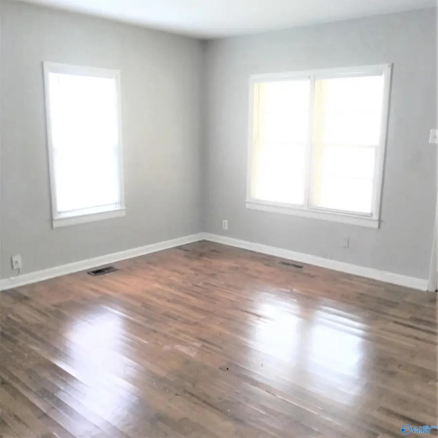 409 10th Avenue Sw, Decatur, AL 35601 - #3