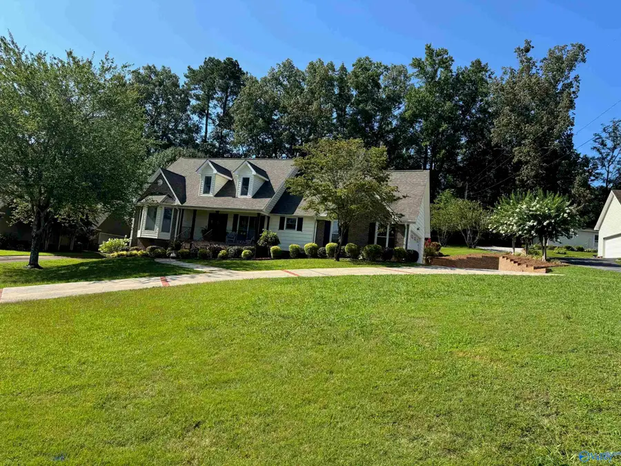 5501 Cedar Mill Drive, Guntersville, AL 35976 - Image #3