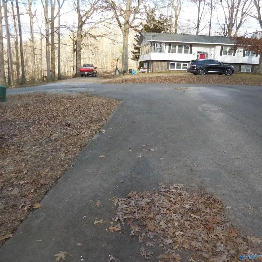 5 Newport Drive, Scottsboro, AL 35768 - Image #2