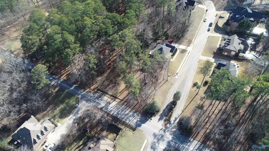 3402 Cedarhurst Drive Sw, Decatur, AL 35603 - Image #3