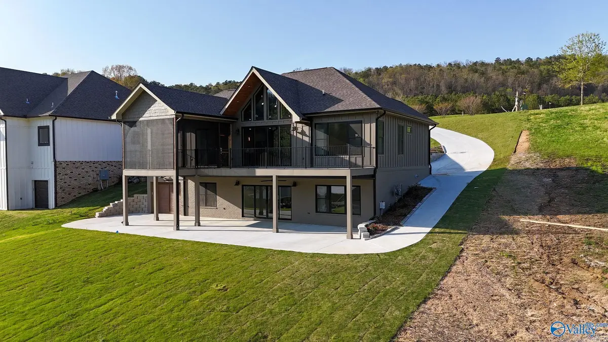 3787 Colonial Drive, Guntersville, AL 35976 - Image #1