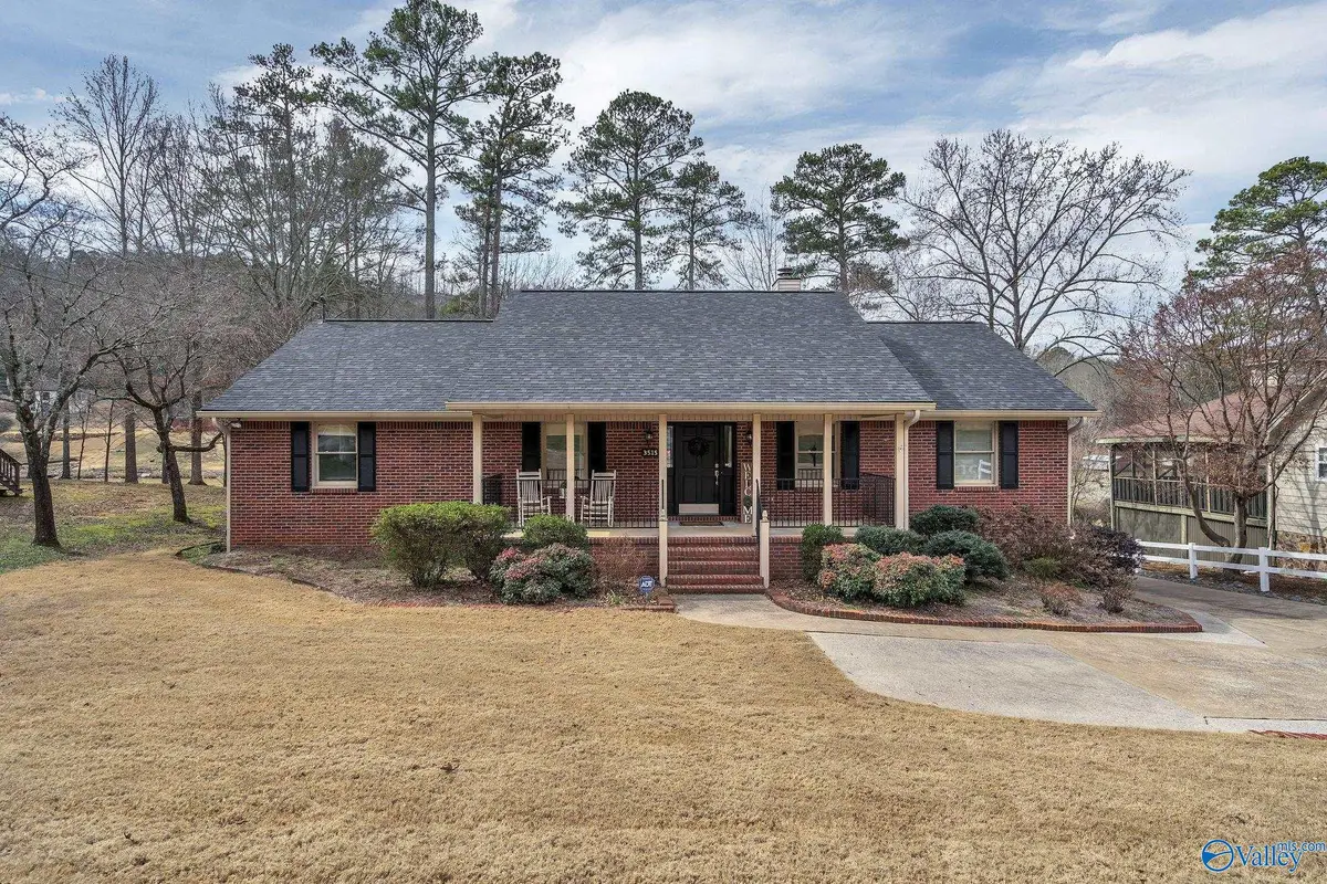 3515 Colonial Drive, Guntersville, AL 35976 - #1