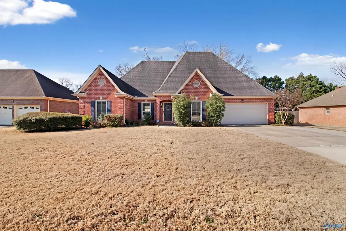 2313 Cumberland Court Sw, Decatur, AL 35603 - Image #1