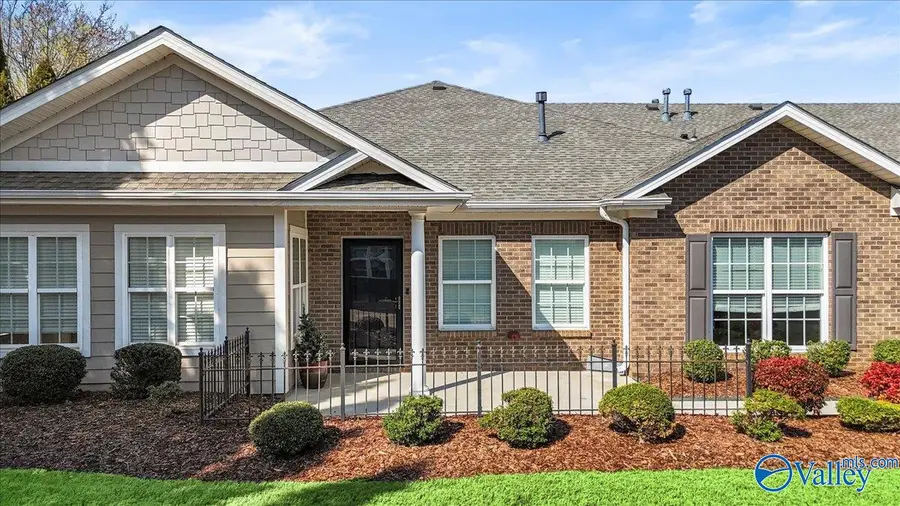 16 Moore Farm Circle, Huntsville, AL 35806 - Image #2