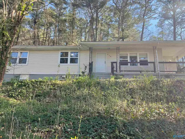 617 Noccalula Road, Gadsden, AL 35904