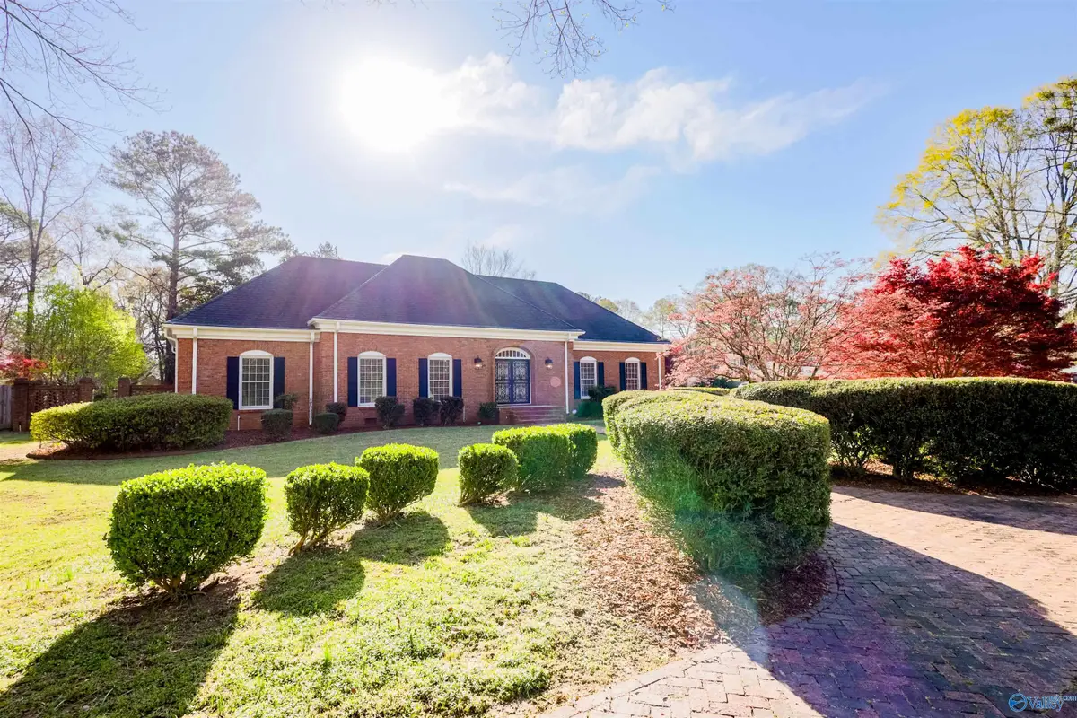 1706 Woodmont Drive, Decatur, AL 35601 - Image #1