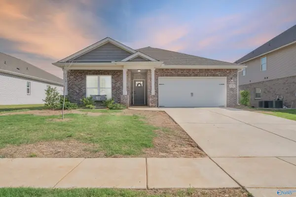 152 Cherry Laurel Drive, Hazel Green, AL 35750