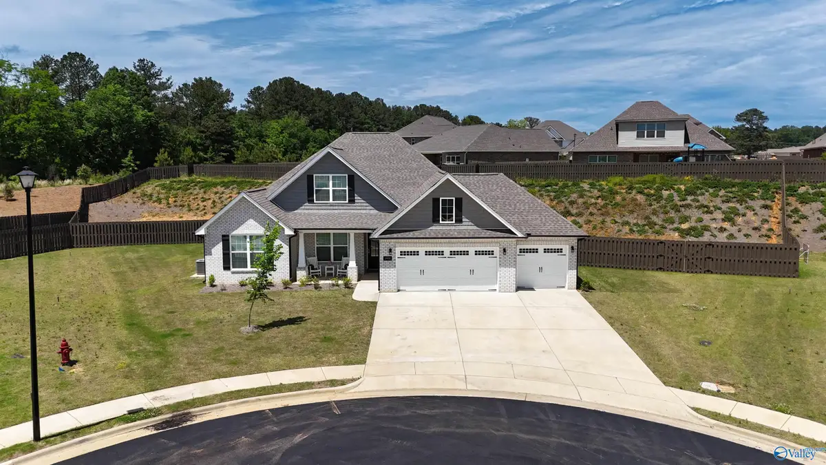 1901 Rae Court Se, Hartselle, AL 35640 - Image #1