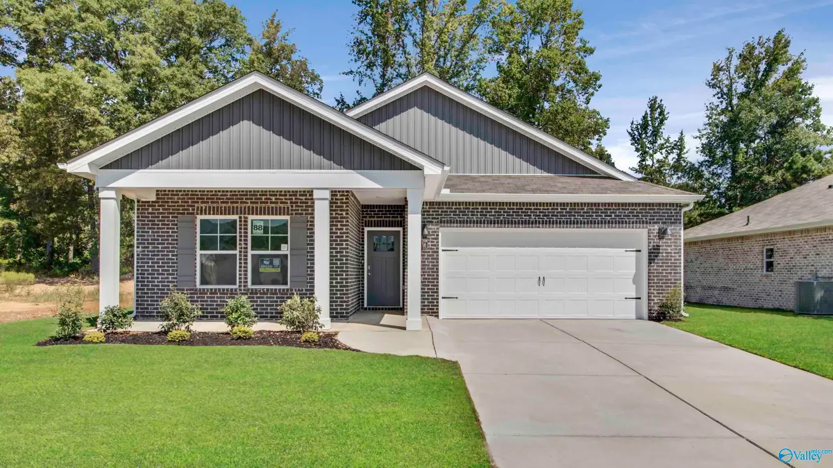 6156 Feather Way Se, Owens Cross Roads, AL 35763 - Image #1