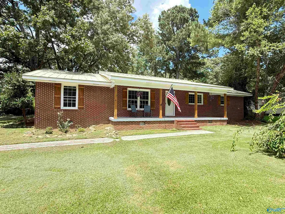 403 SW Arcadia Street, Hartselle, AL 35640 - Image #1