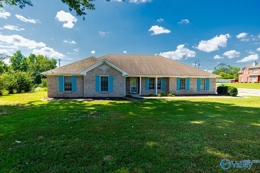 100 Clubhouse Lane, Madison, AL 35757 - Image #2