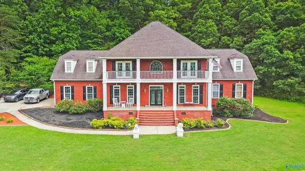 758 County Road 555, Valley Head, AL 35989