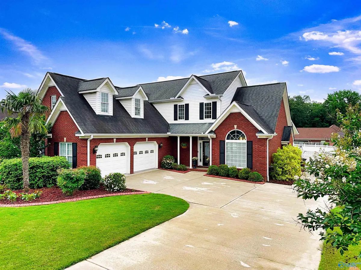 1103 Blackbriar Circle, Hartselle, AL 35640 - Image #1