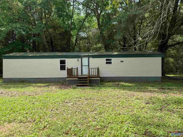 496 Ready Section Road, Hazel Green, AL 35750