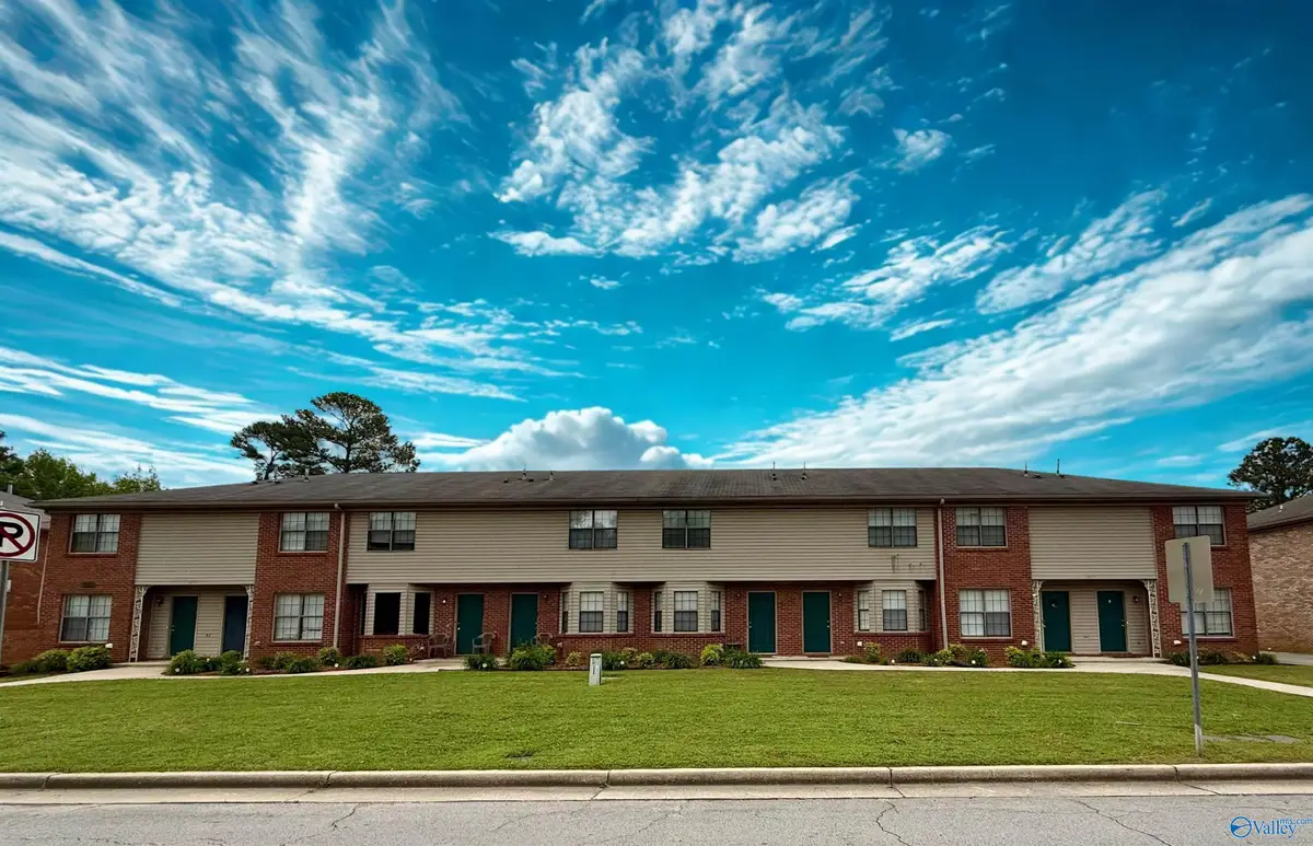 2415 Gaslight Place Sw, Decatur, AL 35603 - Image #1