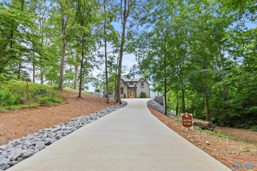 2231 Lookout Mountain Drive, Scottsboro, AL 35769 - Image #2