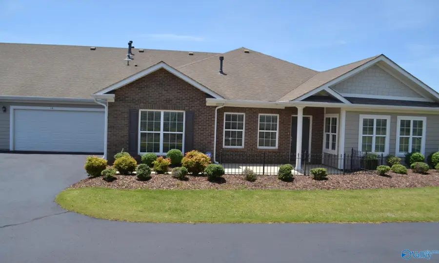 14 Moore Farm Circle Nw #14, Huntsville, AL 35806 - Image #2