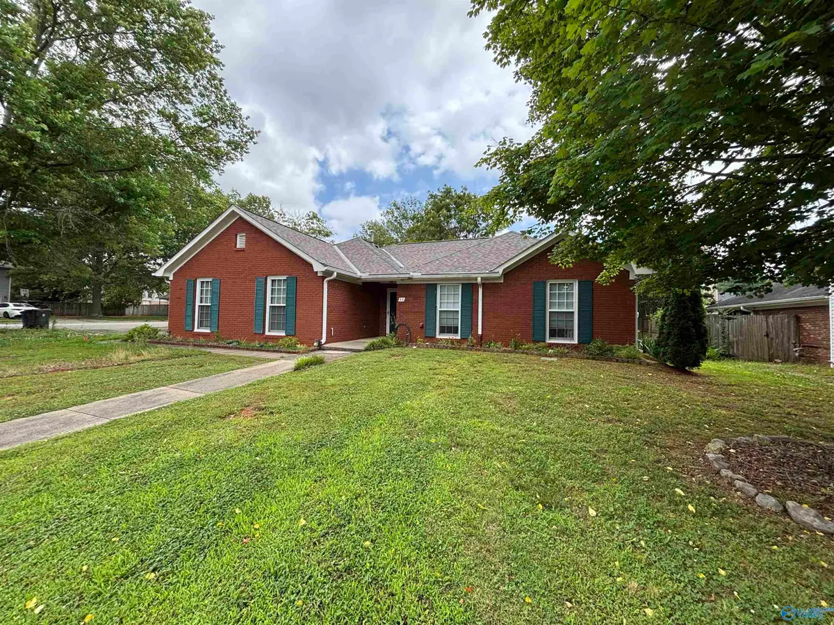 98 Interlaken Drive S, Madison, AL 35758 - Image #1